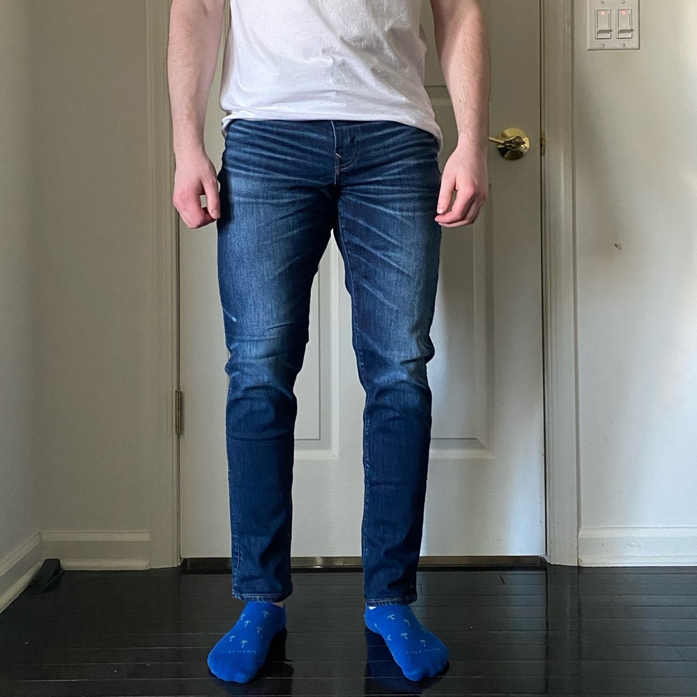 American Eagle men’s athletic skinny jean in dark wash size 32x32
